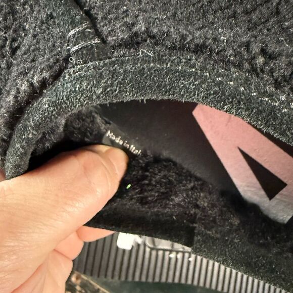 P448 Womens 6.5 Black slip on genuine shearling Shoes 37 EU NWOT - Picture 4 of 6